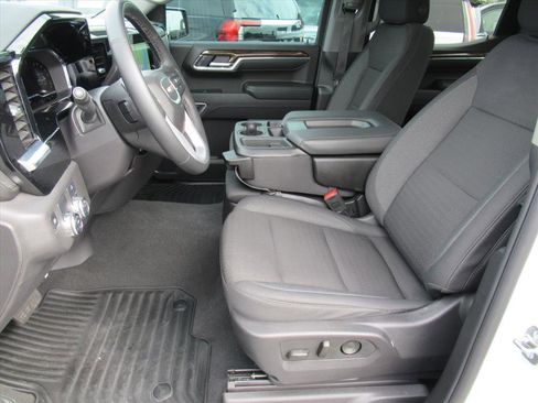 Used 2025 GMC Sierra 1500 Elevation image 15
