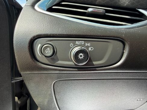 Used 2017 Chevrolet Malibu LT FWD image 16