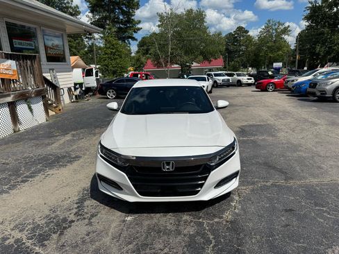 Used 2019 Honda Accord Sport image 2