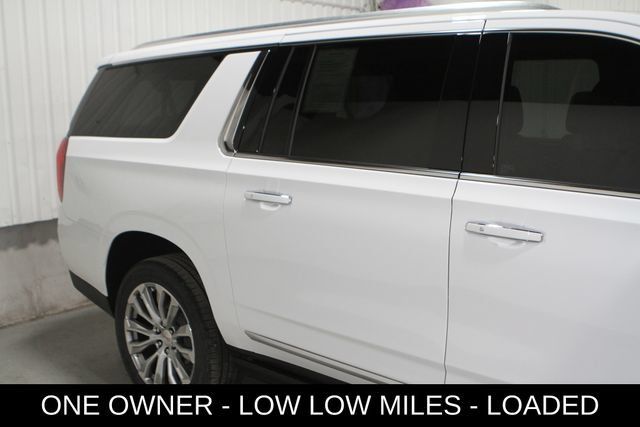 Used 2022 GMC Yukon XL Denali AWD/4WD image 3