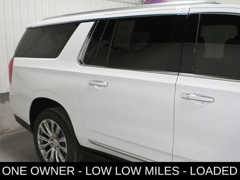 Used 2022 GMC Yukon XL Denali AWD/4WD image 3