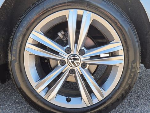 Used 2024 Volkswagen Jetta SE FWD image 28
