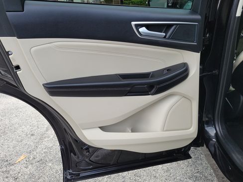 Certified 2024 Ford Edge Titanium AWD/4WD image 12