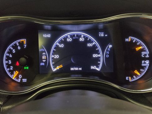 Used 2020 Jeep Grand Cherokee Altitude RWD image 23