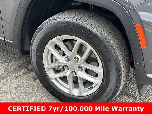 Certified 2023 Jeep Grand Cherokee L Laredo AWD/4WD image 5
