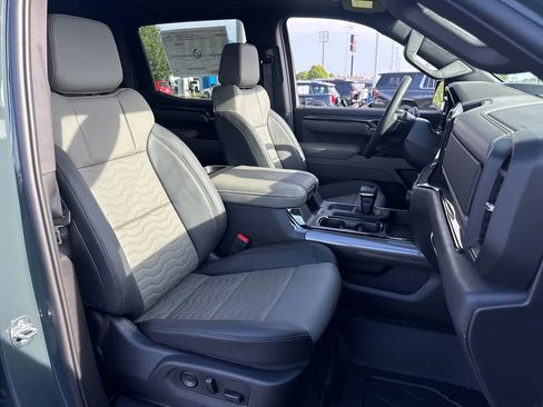 New 2026 Chevrolet Silverado 1500 ZR2 image 12