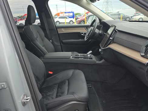 Used 2025 Volvo XC90 B6 Plus AWD/4WD image 5
