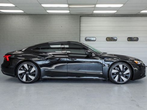 Used 2024 Audi e-tron GT Prestige AWD/4WD image 3
