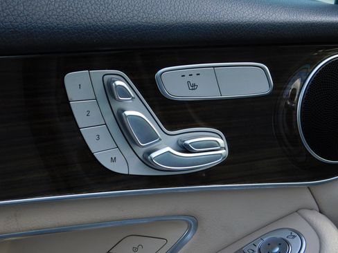Used 2019 Mercedes-Benz GLC 300 4MATIC w/ Parking Assistance Package image 19