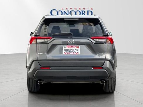 Used 2020 Toyota RAV4 XLE image 5