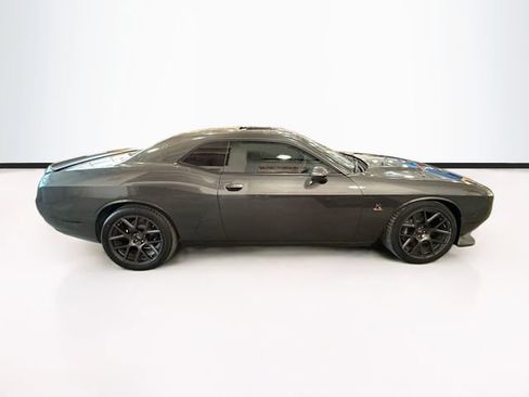 Used 2018 Dodge Challenger R/T Scat Pack w/ Driver Convenience Group image 5