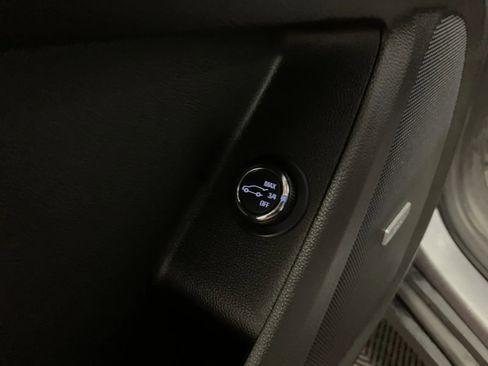 Used 2020 Chevrolet Traverse RS image 26