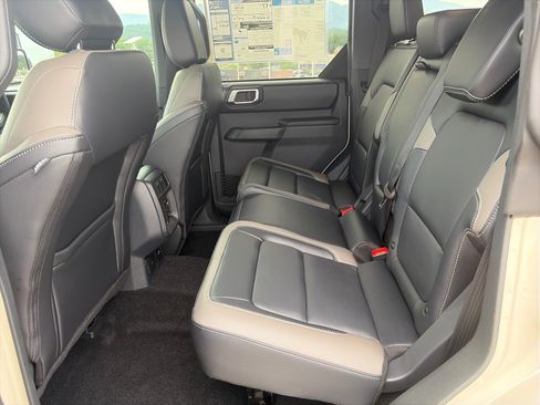 New 2026 Ford Bronco Outer Banks w/ Sasquatch Package AWD/4WD image 18