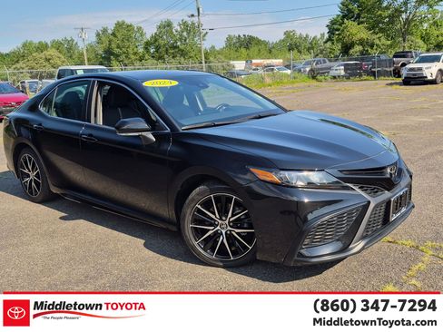 Certified 2024 Toyota Camry SE FWD image 1