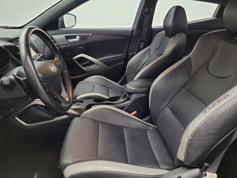 Used 2016 Hyundai Veloster Turbo FWD image 17