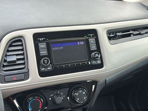 Used 2018 Honda HR-V LX image 19
