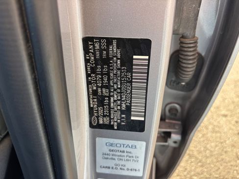 Used 2025 Hyundai Elantra Limited image 29