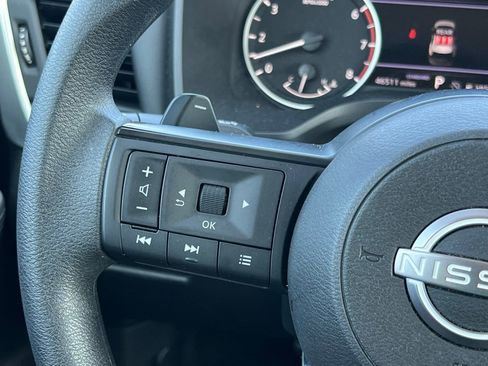 Used 2024 Nissan Rogue SV image 27
