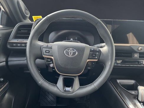 Used 2025 Toyota Crown Signia w/ Advanced Technology Package image 12