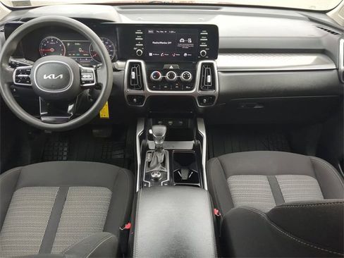 Used 2022 Kia Sorento LX image 14