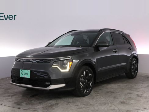 Used 2023 Kia Niro Wave FWD image 2