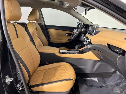 Used 2024 Nissan Sentra SV w/ SV Premium Package image 14