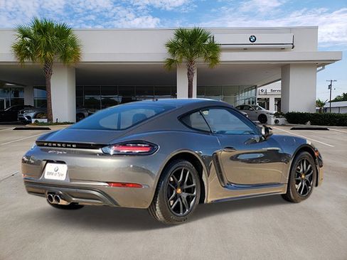 Used 2024 Porsche 718 Cayman image 4