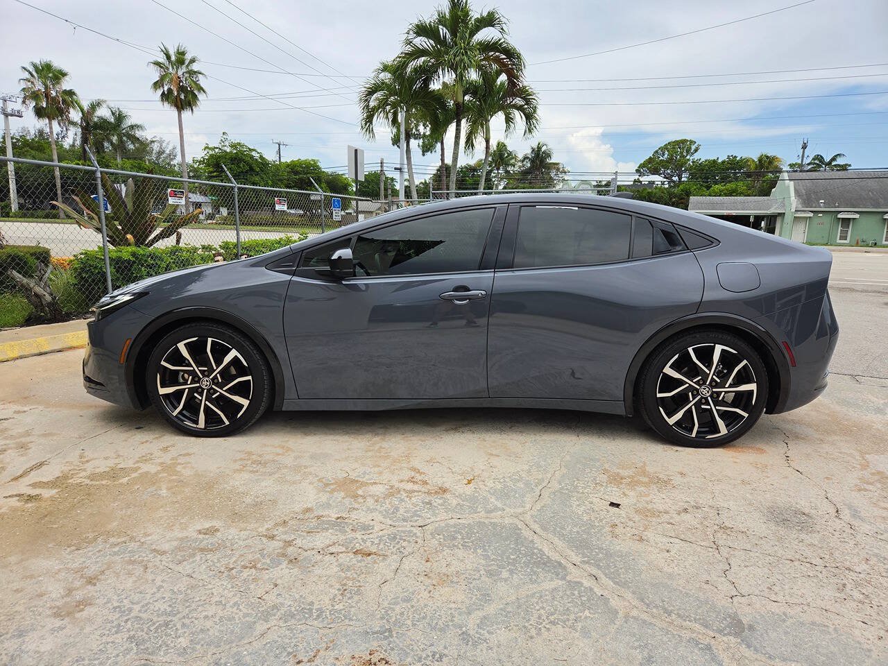 Used 2024 Toyota Prius Prime FWD image 8
