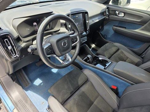 Used 2022 Volvo C40 P8 Recharge Ultimate image 11