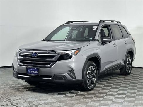 Used 2025 Subaru Forester Premium image 7