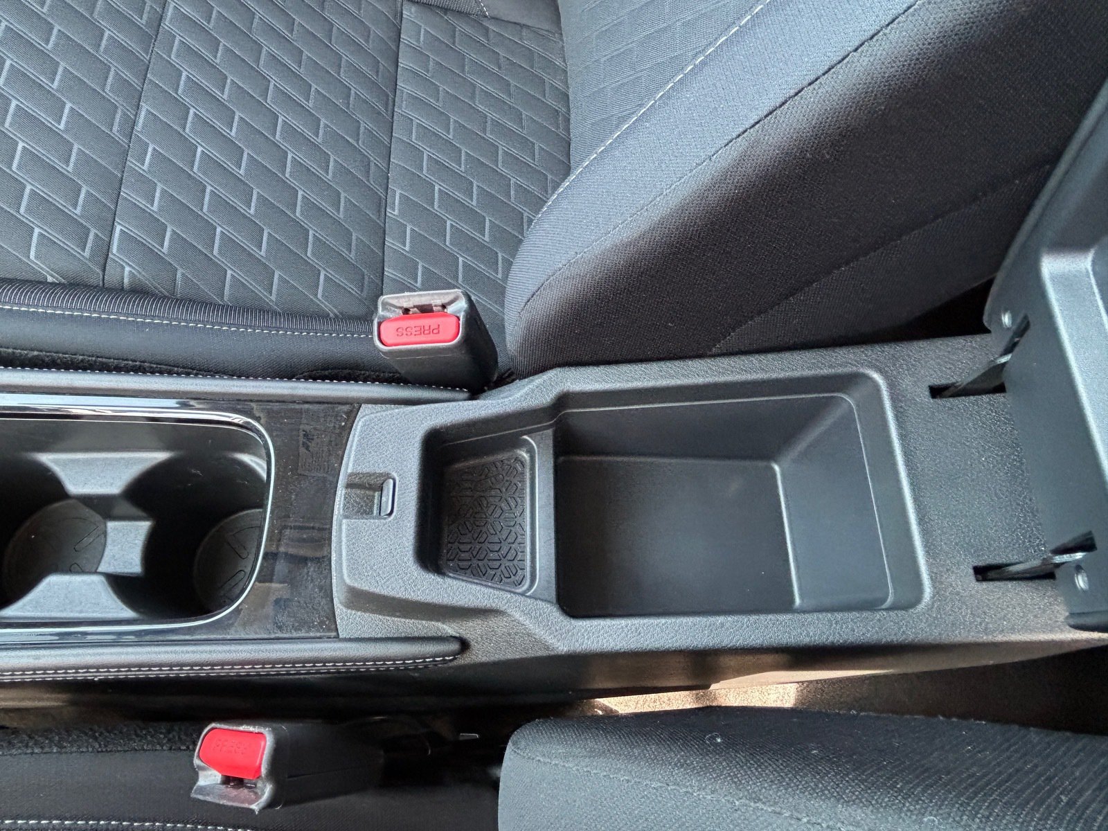 Used 2024 Nissan Kicks SV FWD image 18