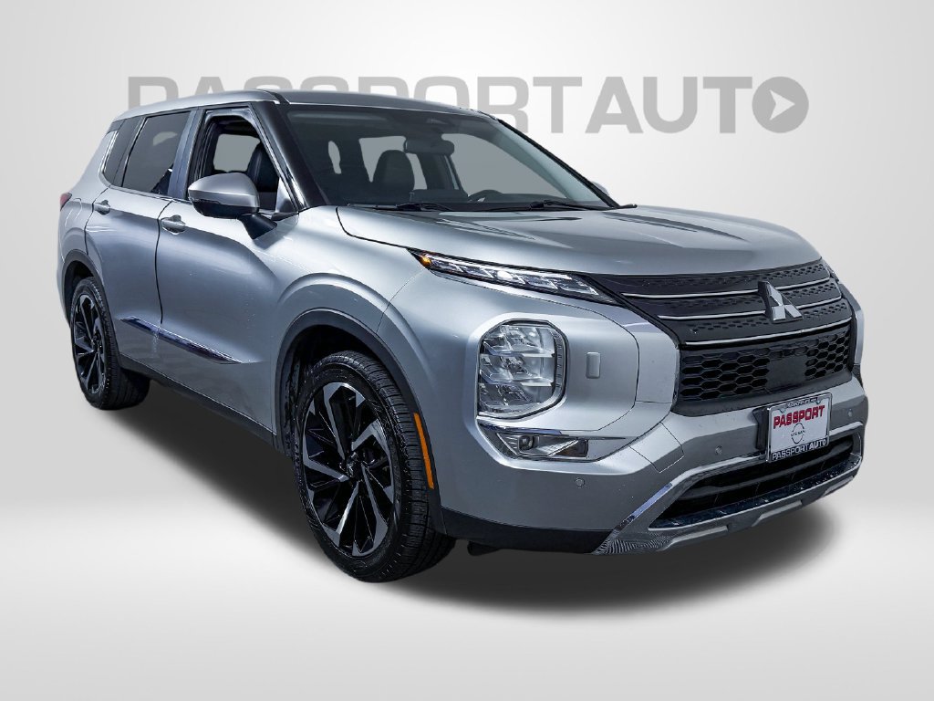Used 2022 Mitsubishi Outlander SE AWD/4WD image 3