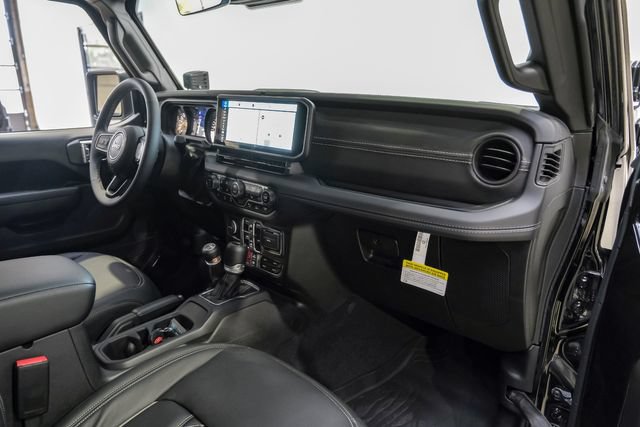 Used 2025 Jeep Gladiator Rubicon w/ Safety Group AWD/4WD image 51