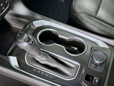 Used 2020 Chevrolet Traverse LT w/ LPO, Blackout Package image 18