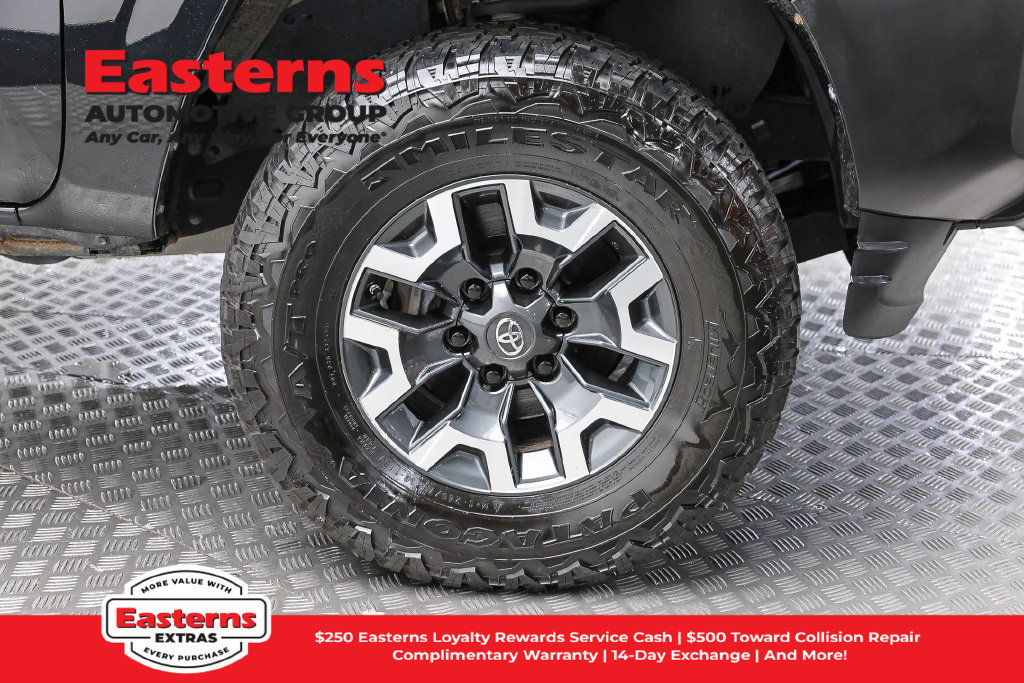 Used 2023 Toyota Tacoma SR AWD/4WD image 32