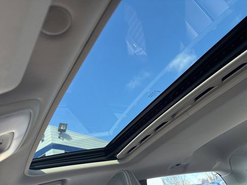 Used 2013 Volvo C30 T5 R-Design image 23