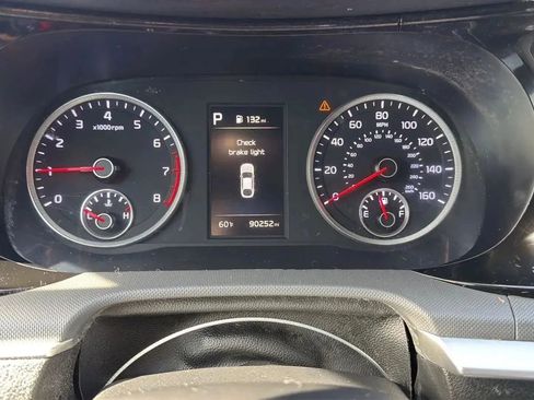 Used 2022 Kia K5 LX FWD image 16