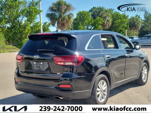 Used 2019 Kia Sorento FWD image 6