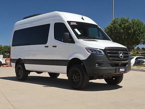 Used 2024 Mercedes-Benz Sprinter 2500 image 3