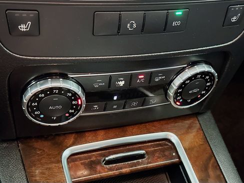 Used 2013 Mercedes-Benz GLK 350 4MATIC image 24