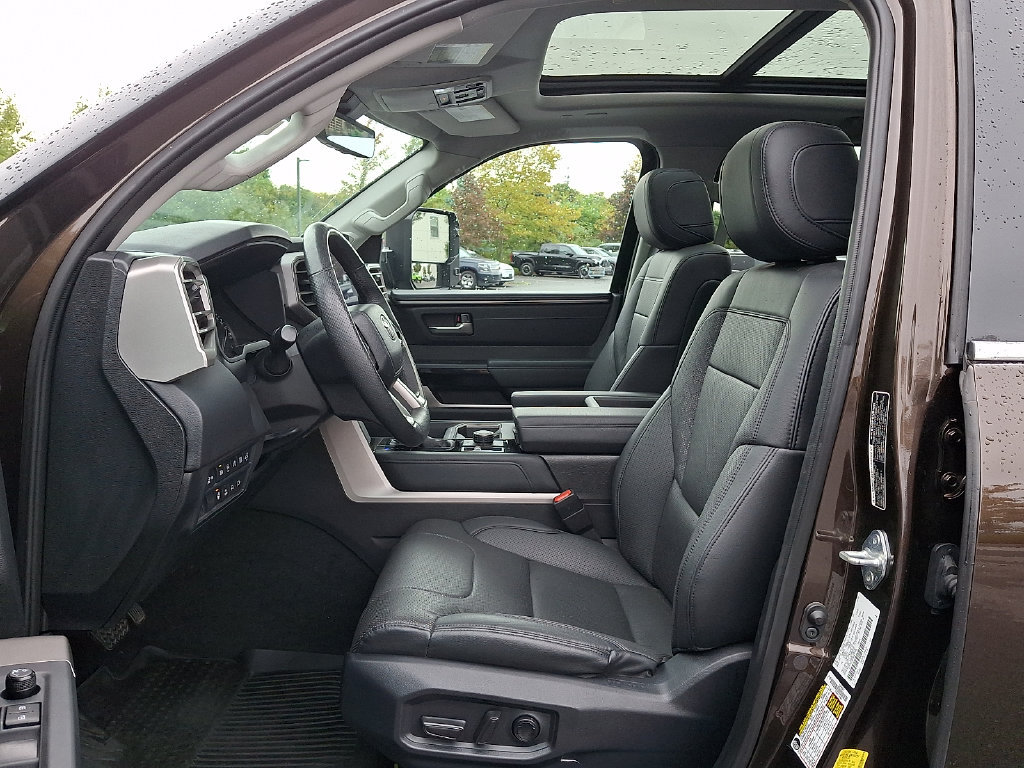 Used 2022 Toyota Tundra Limited AWD/4WD image 16