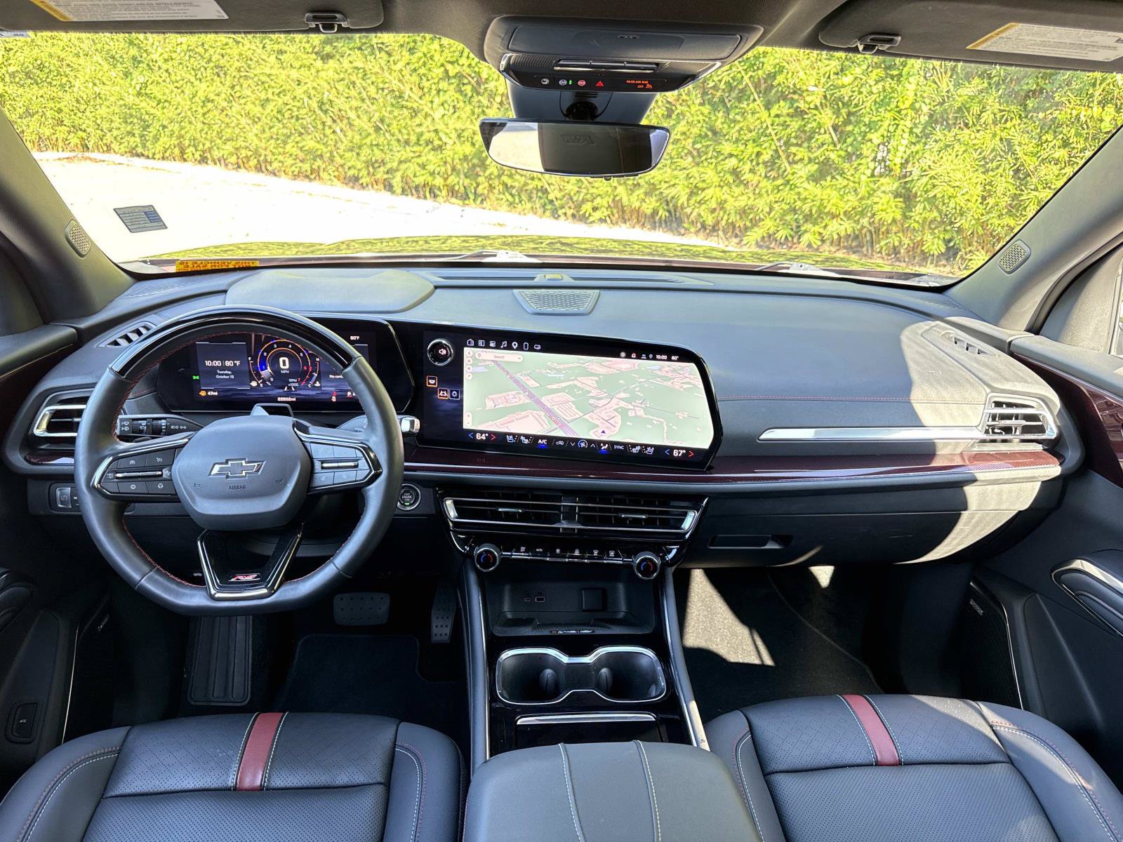 Used 2025 Chevrolet Traverse RS FWD image 13
