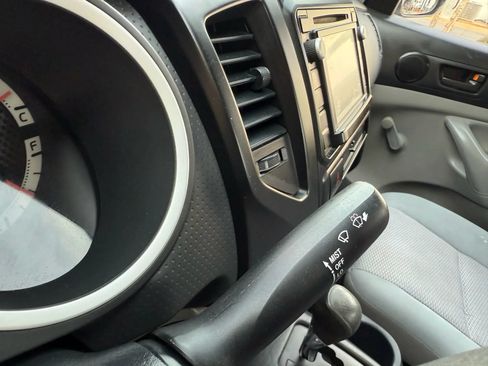 Used 2014 Toyota Tacoma 2WD Regular Cab image 26