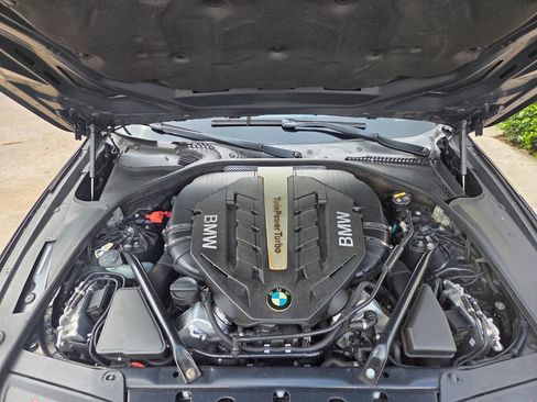 Used 2015 BMW 550i Sedan image 25