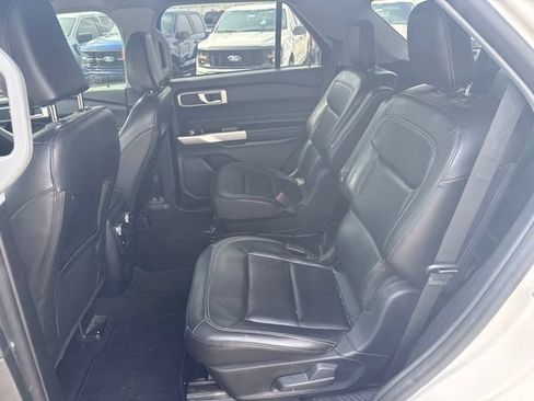 Used 2021 Ford Explorer XLT w/ Equipment Group 202A AWD/4WD image 25