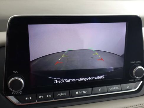 Used 2025 Nissan Rogue SV FWD image 34