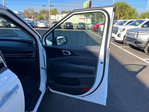 Used 2025 Kia Carnival SX Prestige FWD image 57
