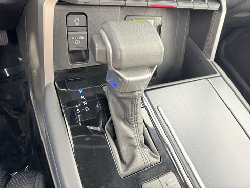 Used 2022 Toyota Tundra Platinum AWD/4WD image 25