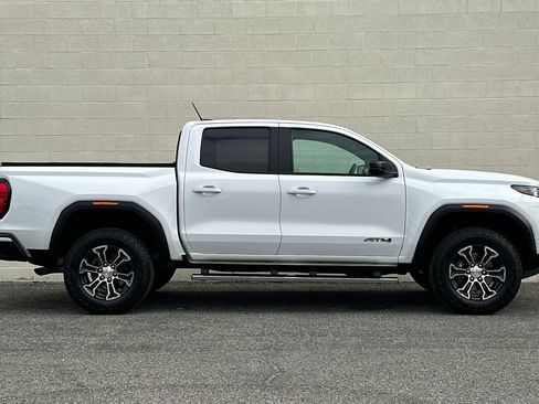 Certified 2023 GMC Canyon AT4 w/ AT4 Premium Package AWD/4WD image 3
