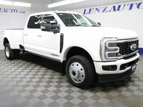 Used 2025 Ford F450 Platinum w/ FX4 Off-Road Package image 3
